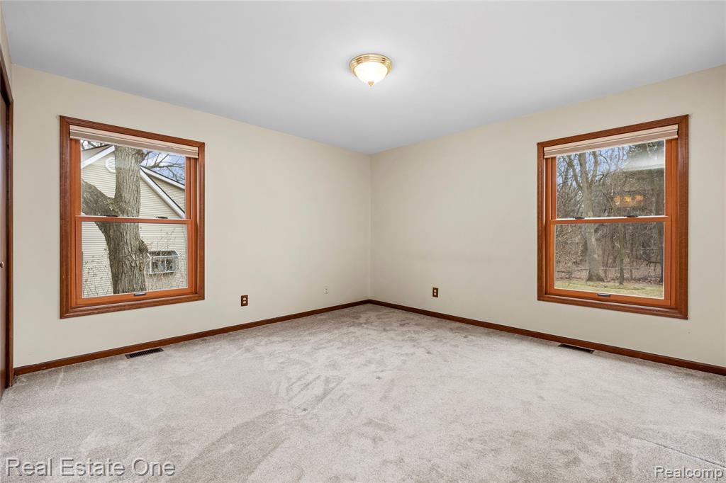 4921 Crestview Drive, Clarkston, MI 48348 — Photo 29