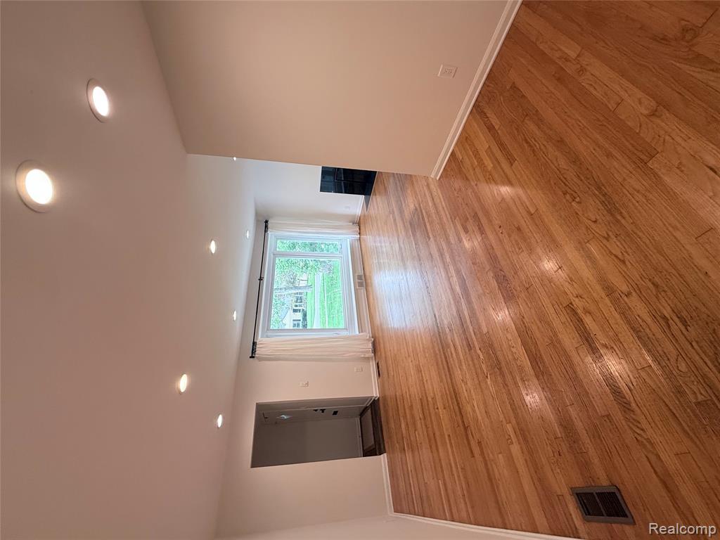 15708 Birwood Avenue, Beverly Hills, MI 48025 — Photo 7
