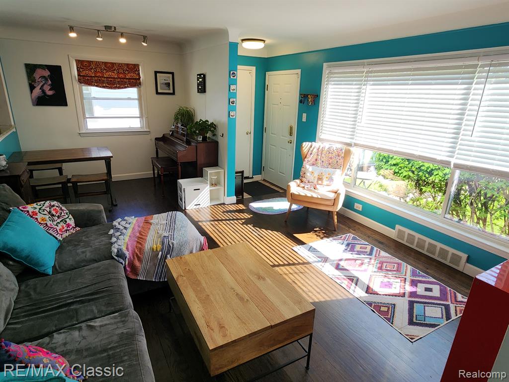 621 SYMES Avenue, Royal Oak, MI 48067 — Photo 13