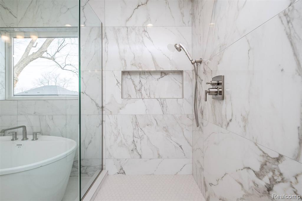 4428 Tonawanda Avenue, Royal Oak, MI 48073 — Photo 32