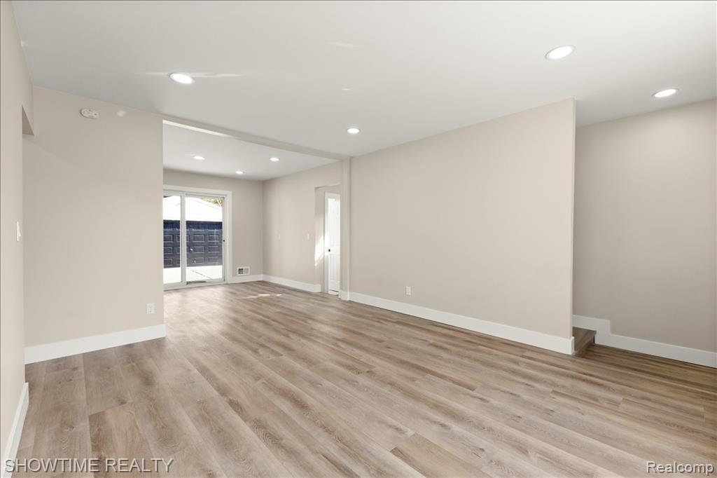 10358 Cloverdale Avenue, Ferndale, MI 48220 — Photo 12