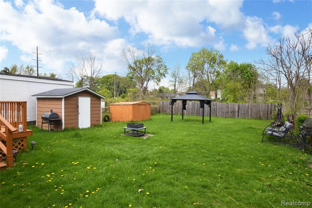 4301 Pengelly Road, Flint, MI 48507 — Photo 14