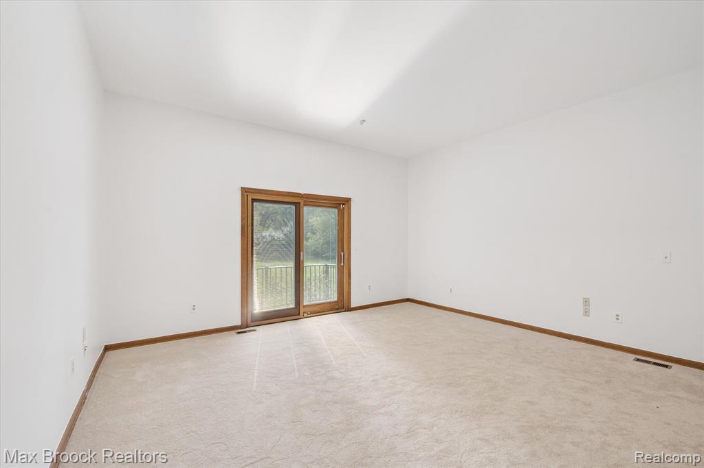 8936 Salem Farms Drive, South Lyon, MI 48178 — Photo 41