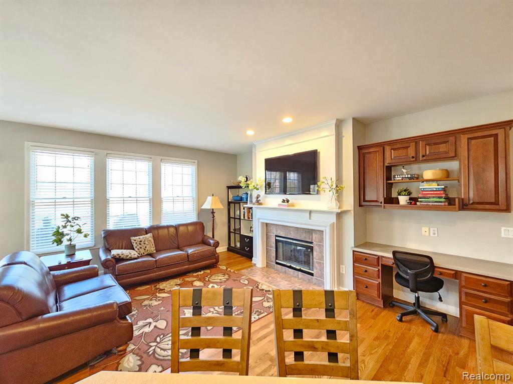 51094 PLYMOUTH LAKE, Plymouth, MI 48170 — Photo 23