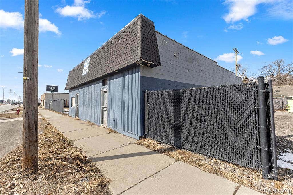12434 8 Mile Road, Warren, MI 48089 — Photo 52
