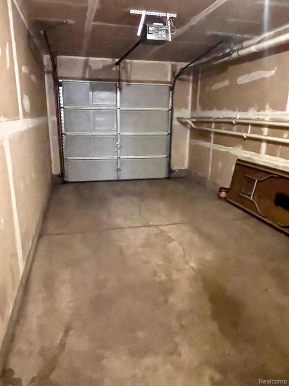 90 ADELAIDE Street, Detroit, MI 48201 — Photo 31