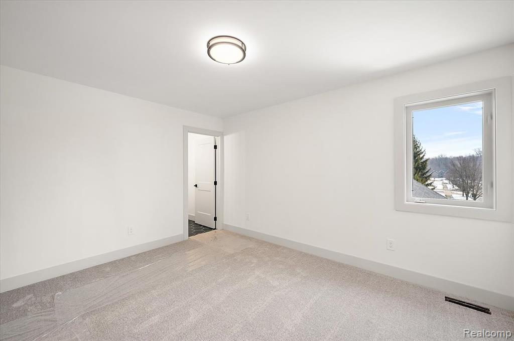 49585 White Mill Drive, Utica, MI 48317 — Photo 32