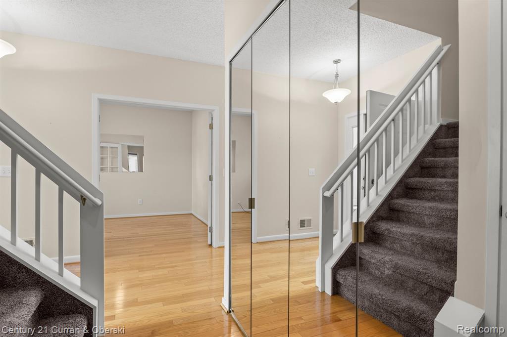 41665 CHARLESTON Lane, Novi, MI 48377 — Photo 6