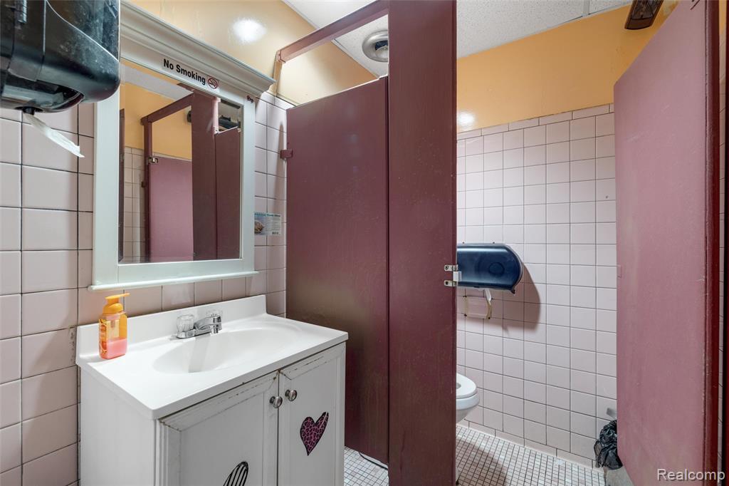 844 E 10 Mile Road, Hazel Park, MI 48030 — Photo 9