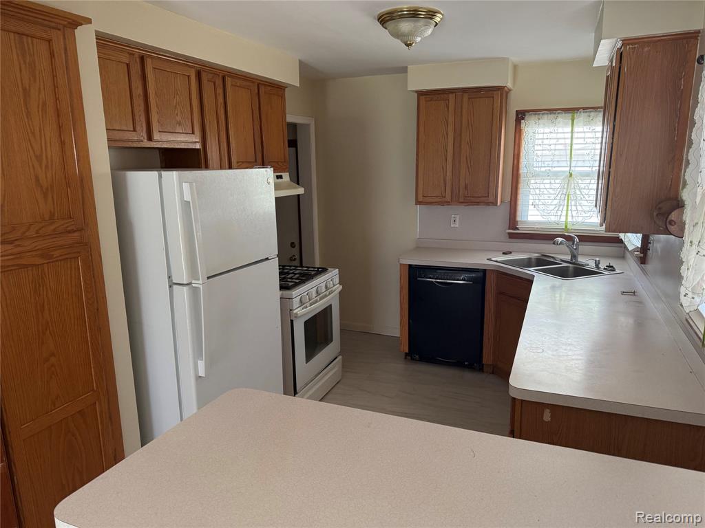 6929 WHITBY Street, Garden City, MI — Photo 6