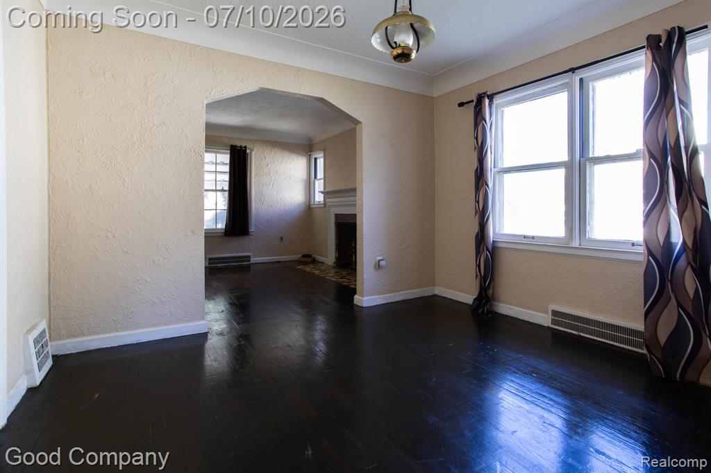 723 Pine Street, Wyandotte, MI 48192 — Photo 11