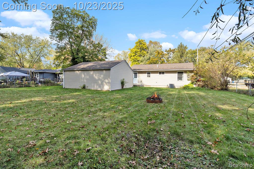809 Richard Street, Holly, MI 48442 — Photo 16