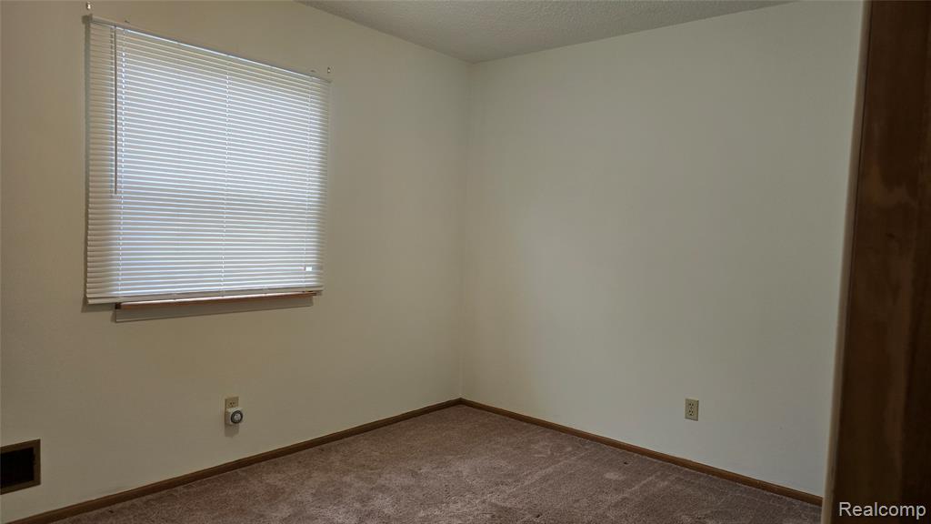 803 E Meyers Avenue, Hazel Park, MI 48030 — Photo 15