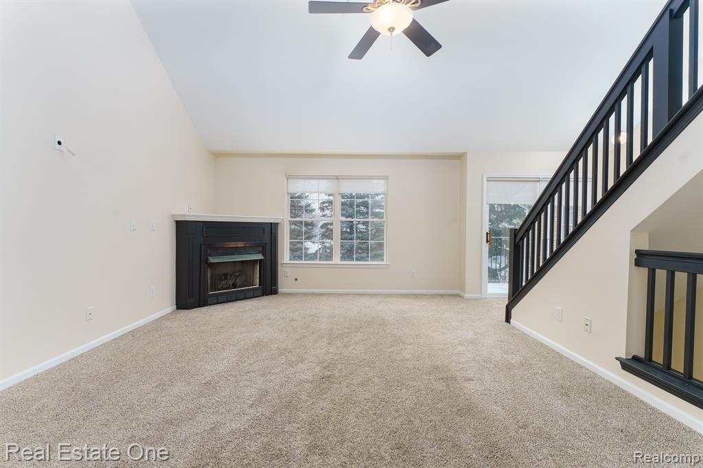 776 AMBERLY Drive, Unit B, Waterford, MI 48328 — Photo 6