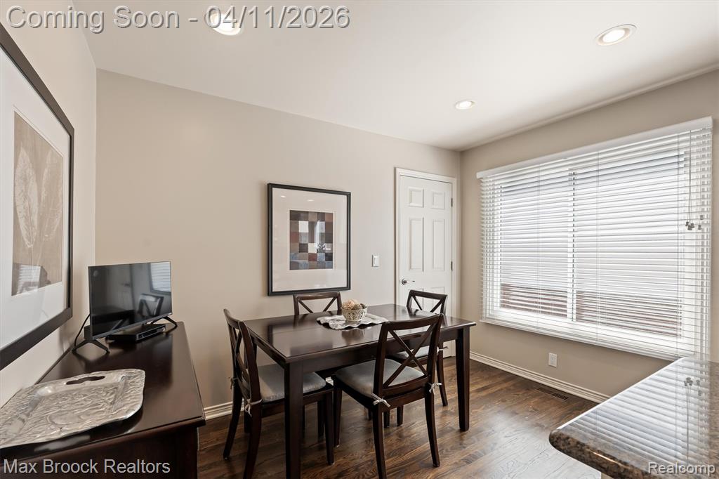 5010 Lake Vista Drive, West Bloomfield, MI 48323 — Photo 10