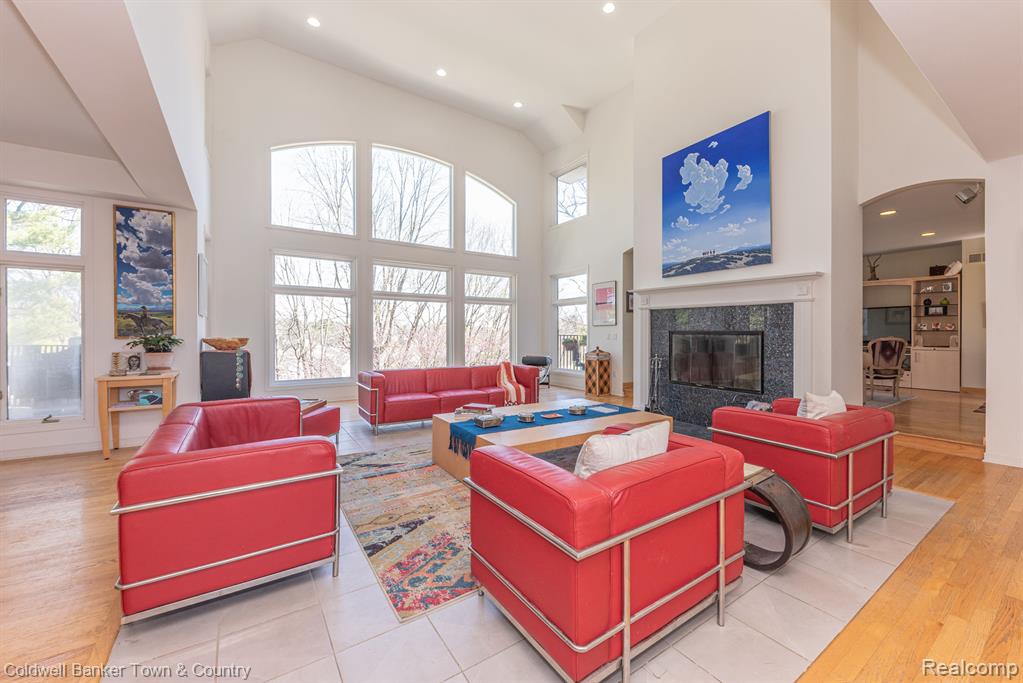 9945 ROLLING GREENS Drive, Pinckney, MI 48169 — Photo 14