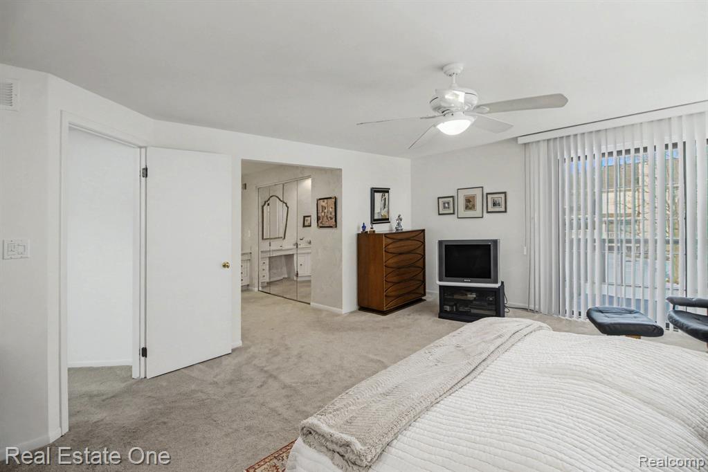 7174 Creeks Crossing, West Bloomfield, MI — Photo 17