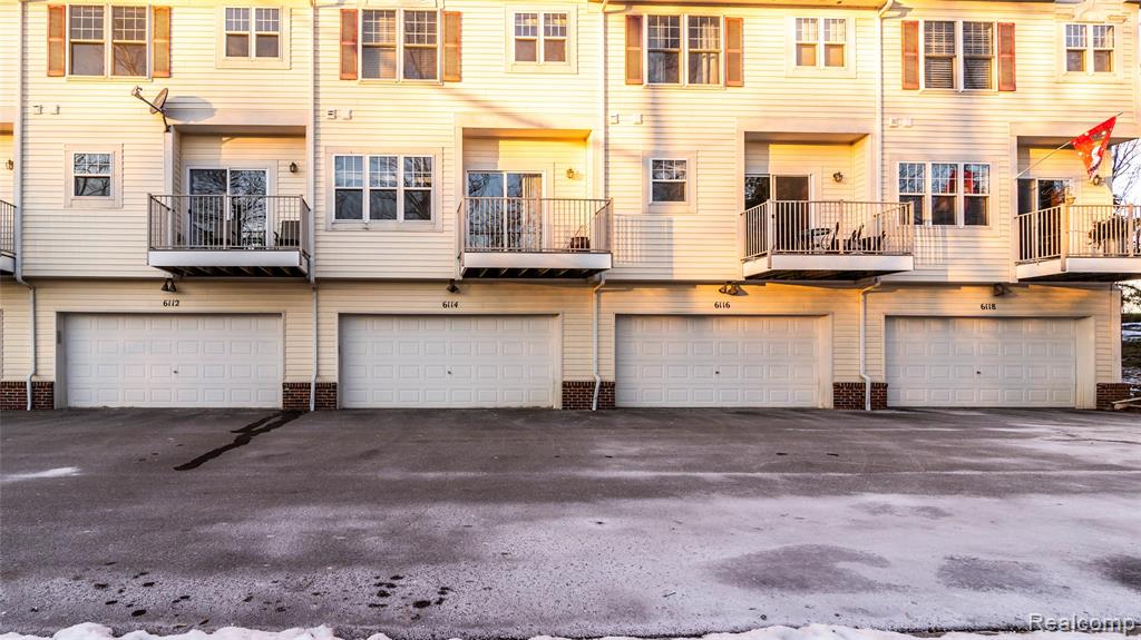 6114 Heron Hills Drive, Wolverine Lake, MI 48390 — Photo 3