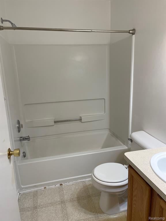 23318 GRAYSON Drive, Southfield, MI 48075 — Photo 18