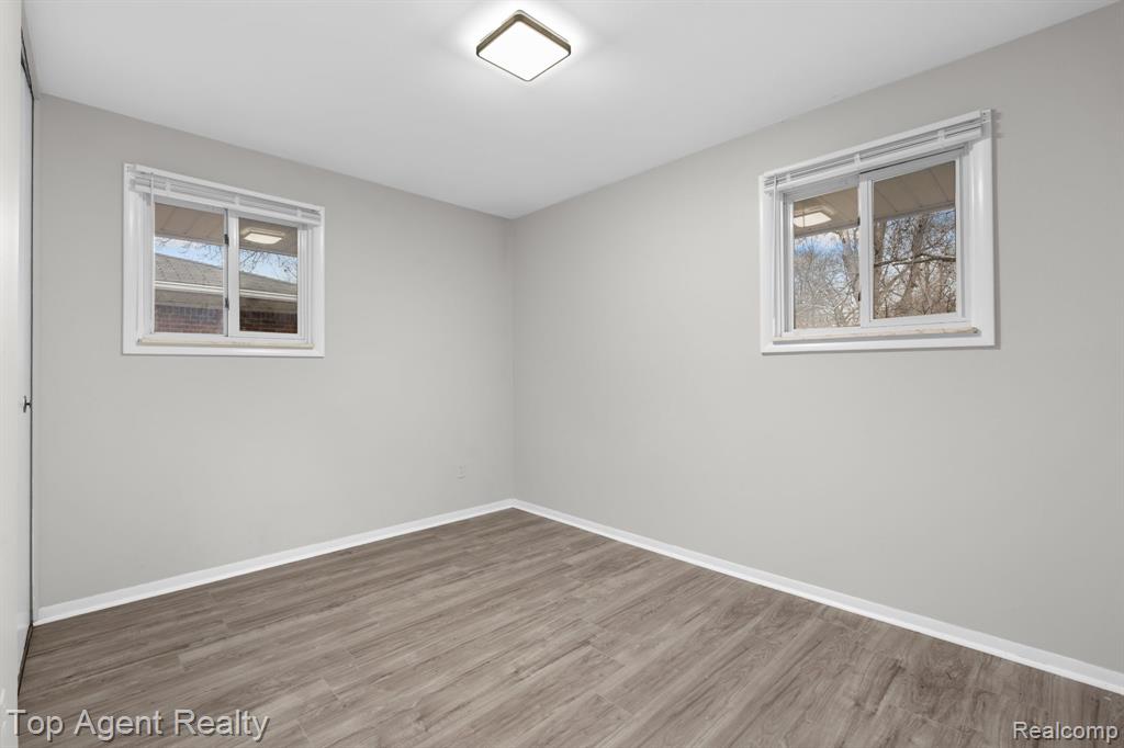9001 Shannon Drive, Sterling Heights, MI 48314 — Photo 16