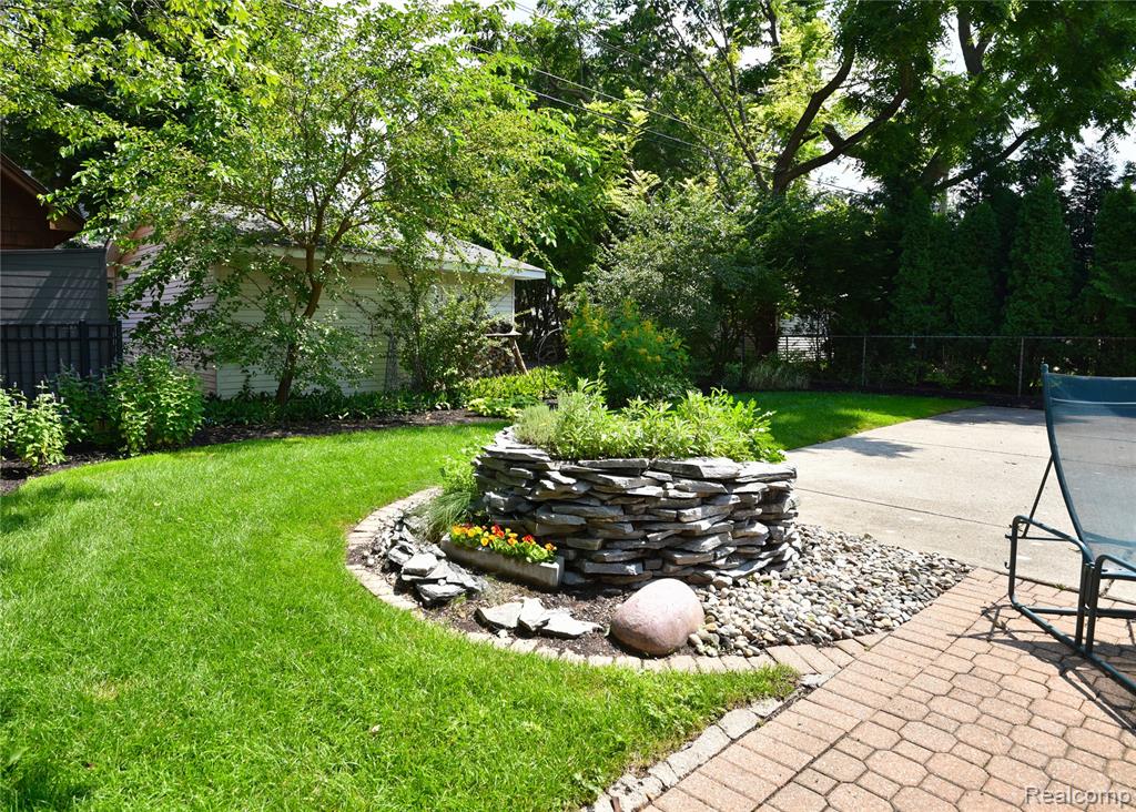 31690 Glencoe Drive, Beverly Hills, MI 48025 — Photo 35
