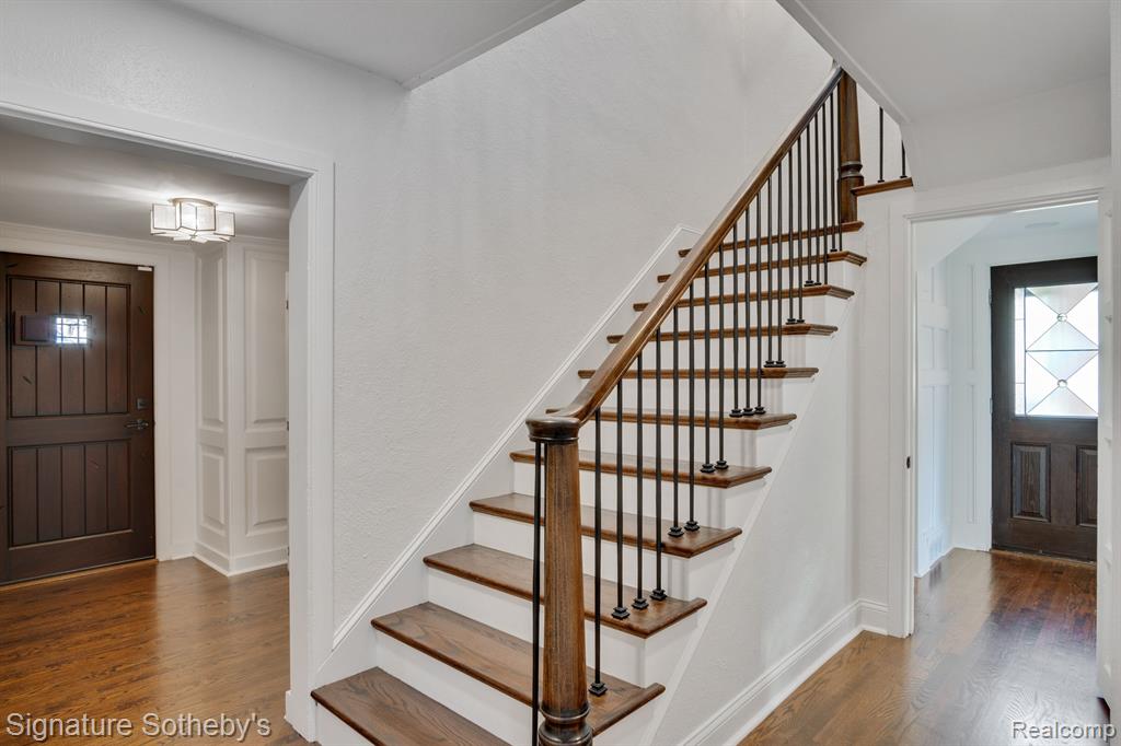 824 Wimbleton Drive, Birmingham, MI 48009 — Photo 16