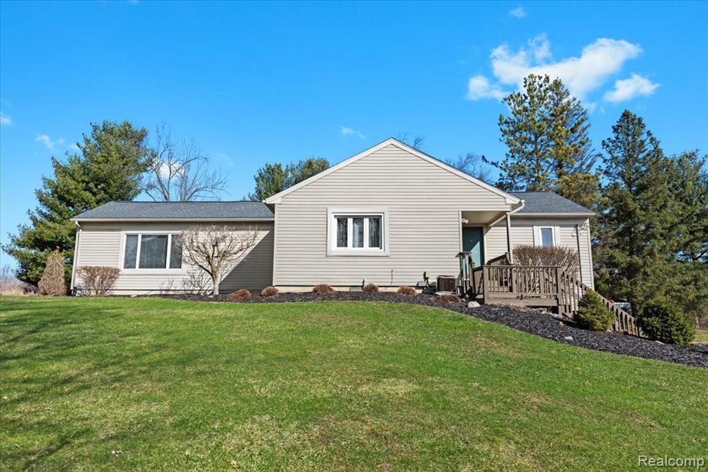 8470 WASHBURN Road, Goodrich Vlg, MI — Photo 35