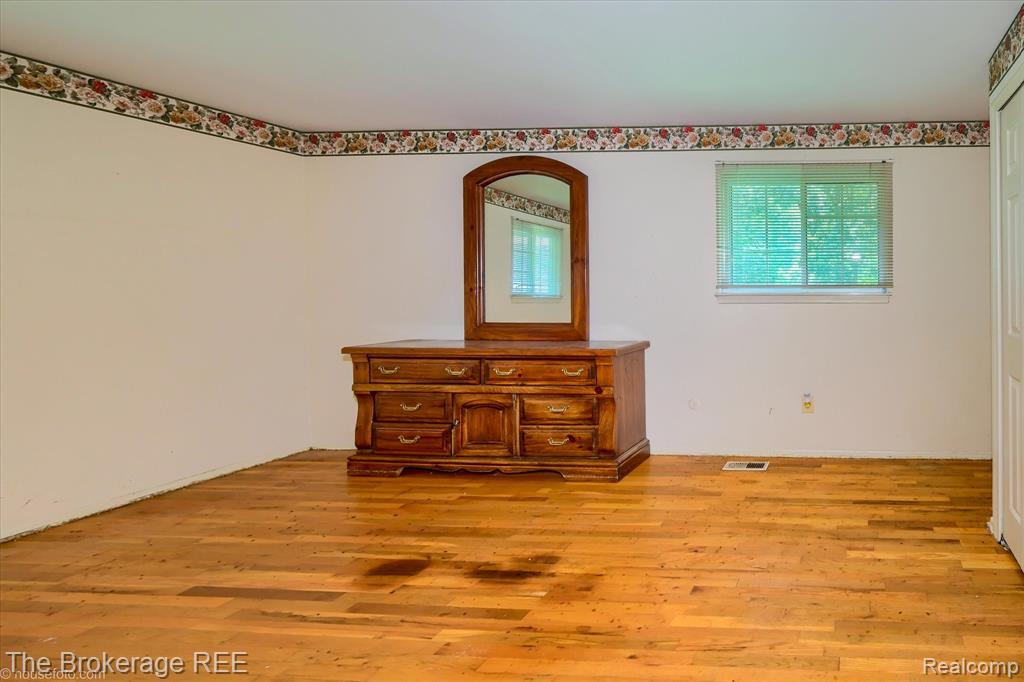 5312 Michael Court, Grand Blanc, MI 48439 — Photo 18