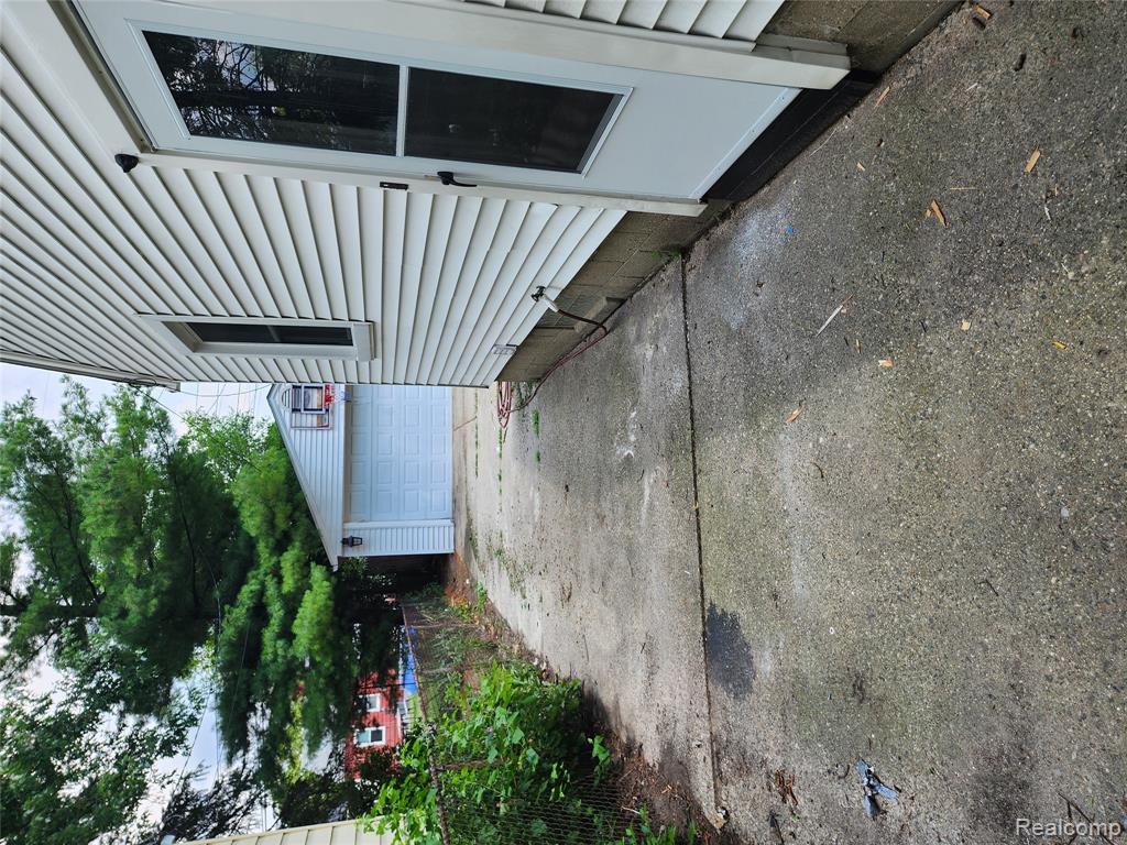 1429 E Milton Avenue, Hazel Park, MI 48030 — Photo 9