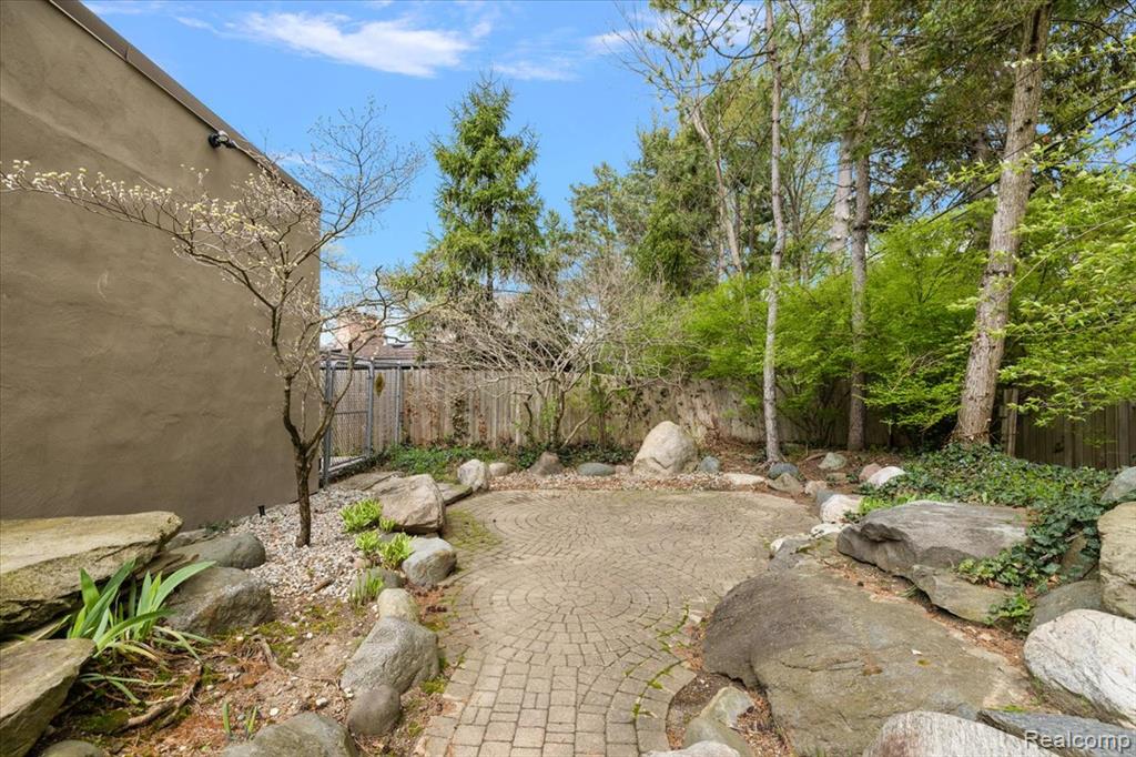 700 Lakeside Drive, Birmingham, MI 48009 — Photo 41