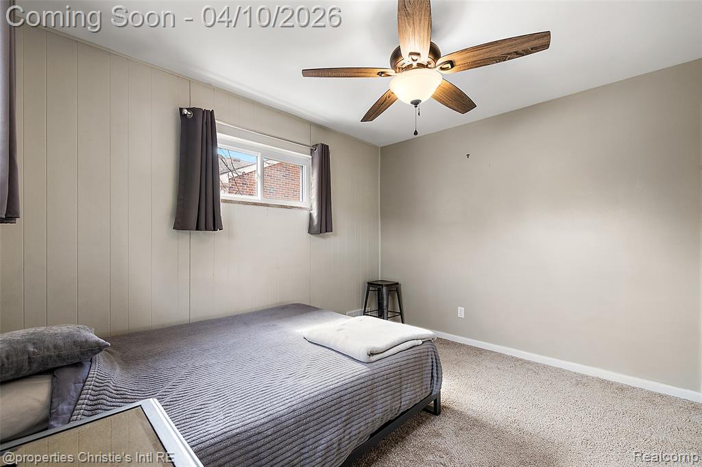 24658 Roanoke Avenue, Oak Park, MI 48237 — Photo 23