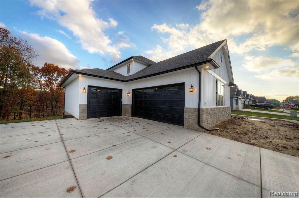 626 ROUND ROCK, Howell, MI 48843 — Photo 2