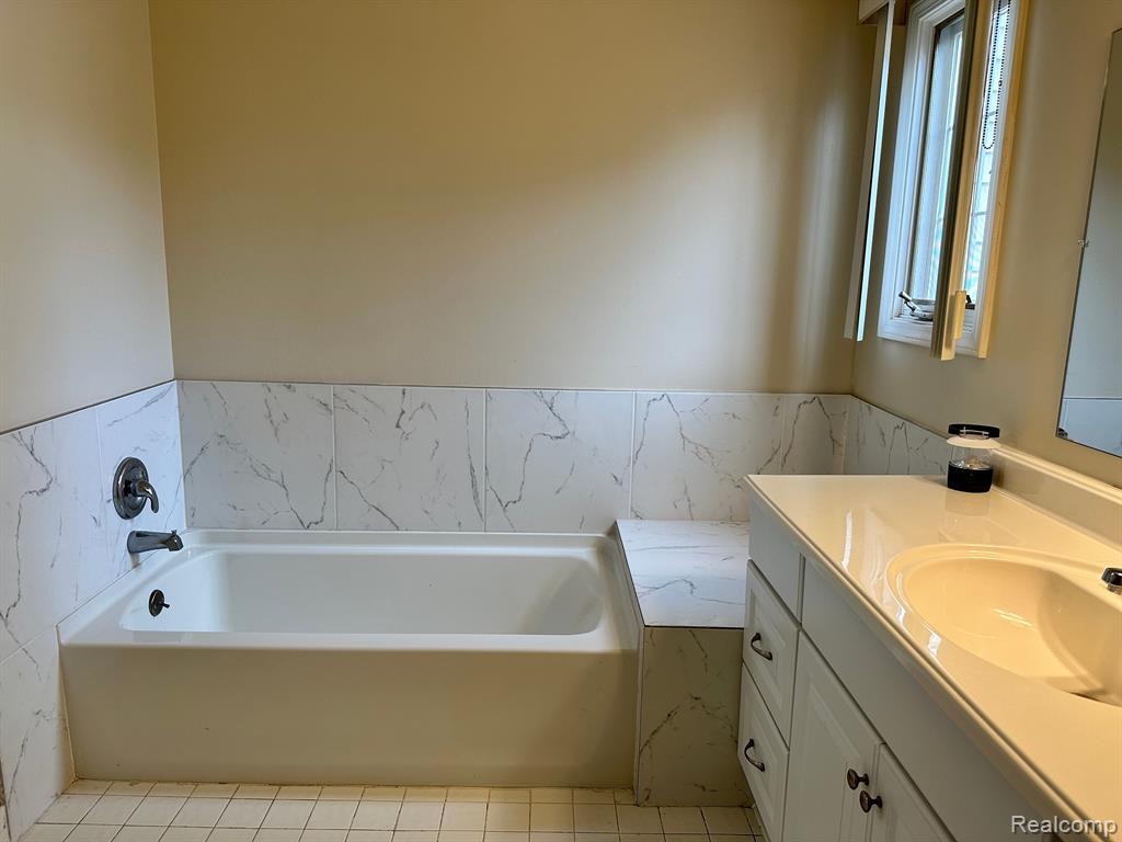 43841 ALGONQUIN Drive, Novi, MI — Photo 30