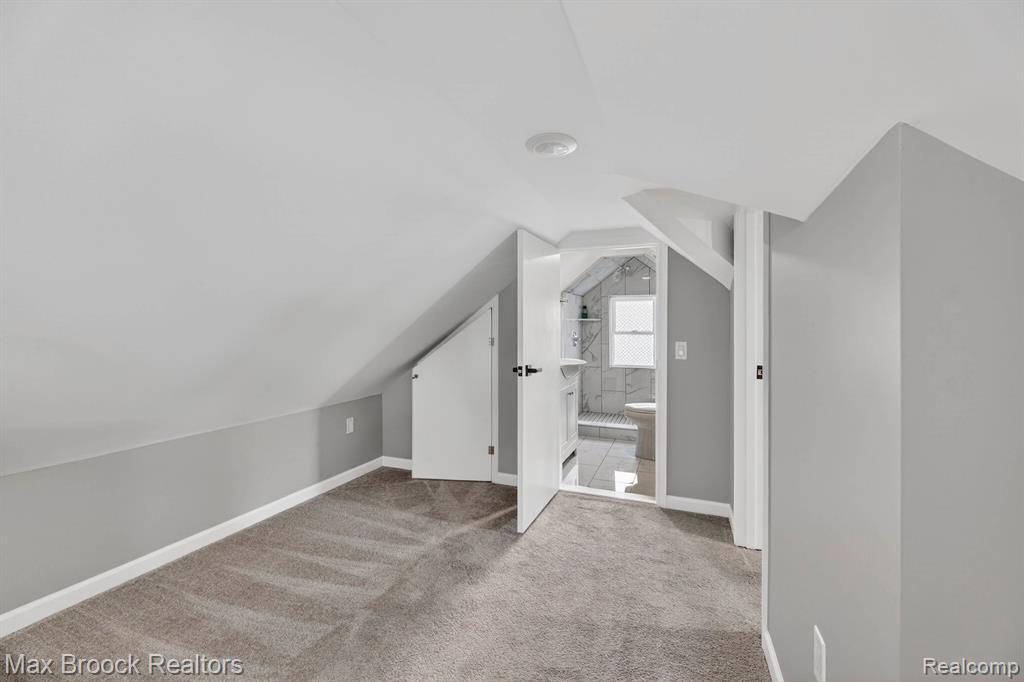 21631 Tulane Avenue, Farmington, MI 48336 — Photo 28
