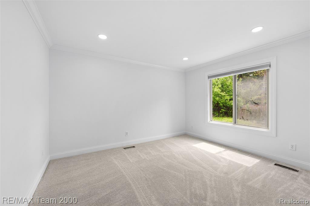 6302 Burger Street, Dearborn Heights, MI 48127 — Photo 39