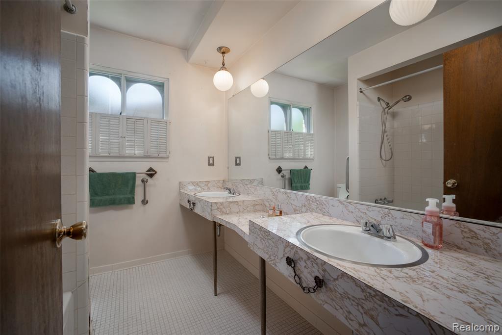 42929 Versailles Road, Canton, MI 48187 — Photo 21