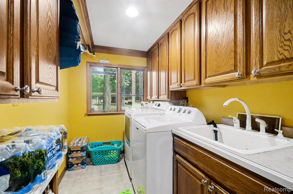 52905 Heatherway Drive, Utica, MI 48316 — Photo 14