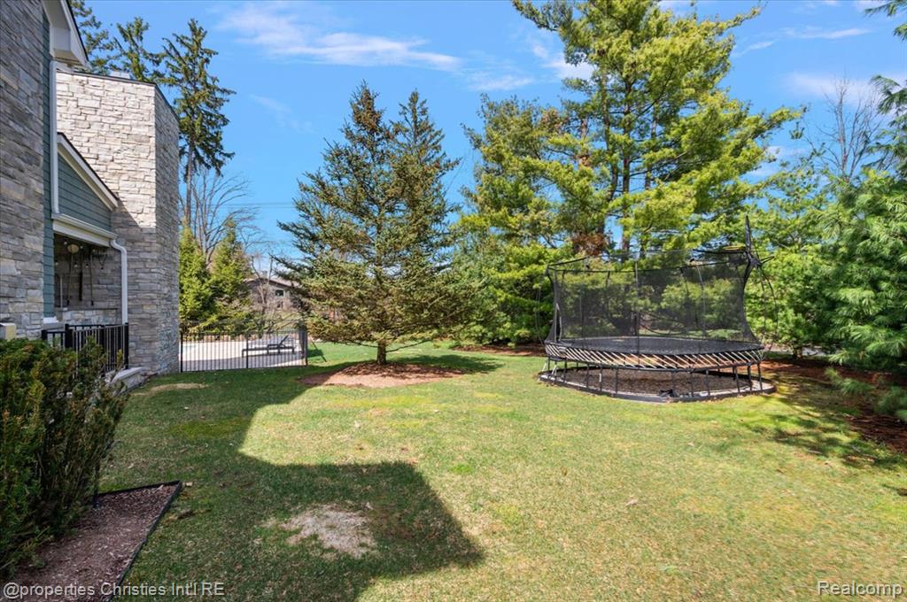 750 Kennebec Court, Bloomfield Hills, MI 48304 — Photo 90