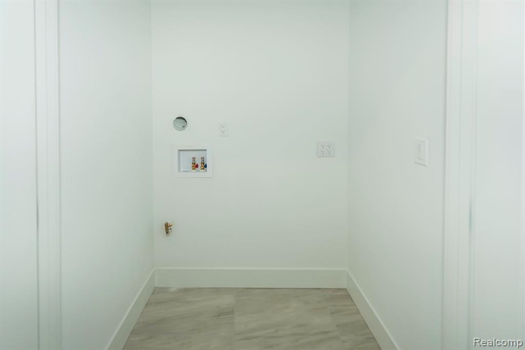 7536 Churchill Street, C19, Detroit, MI 48206 — Photo 30