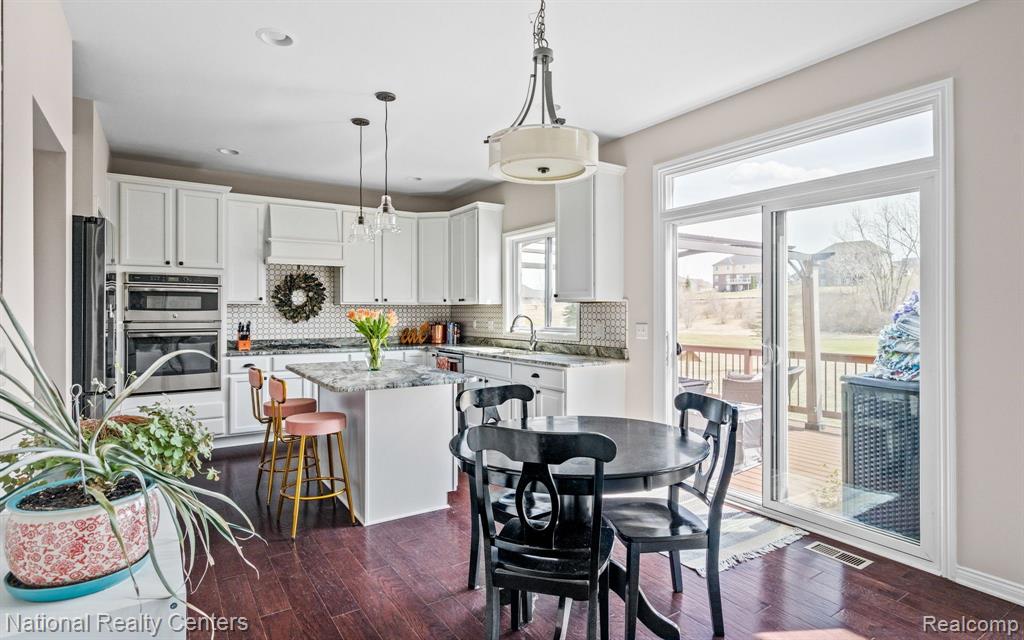 527 SOUTHSHORE Drive, Oxford, MI 48371 — Photo 12
