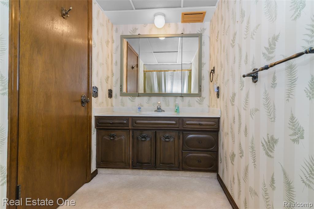 9050 Earhart Road, South Lyon, MI 48178 — Photo 22