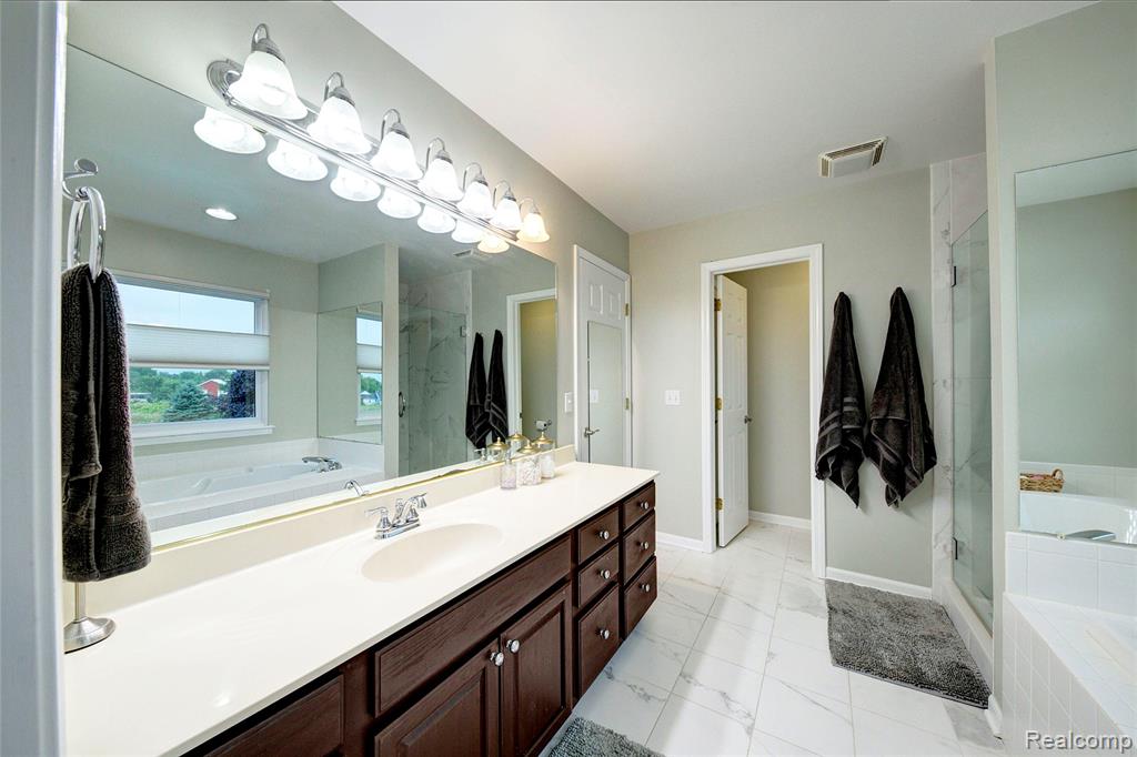 7862 Summer Breeze Trail, Howell, MI 48843 — Photo 31