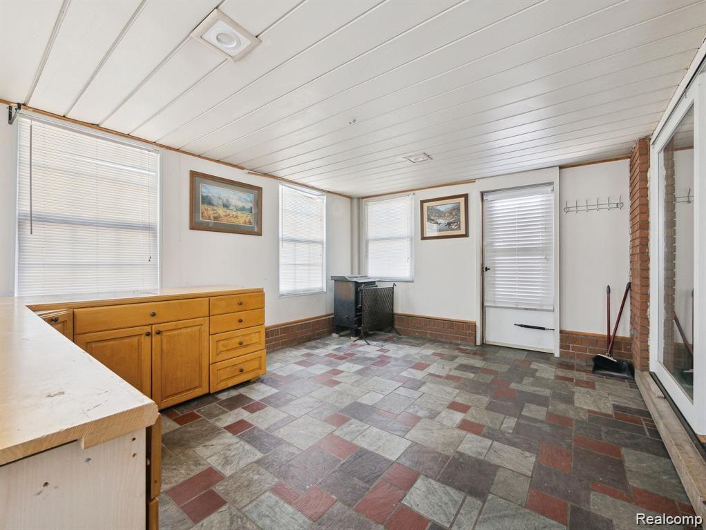 664 BUCKINGHAM Avenue, Lincoln Park, MI 48146 — Photo 19