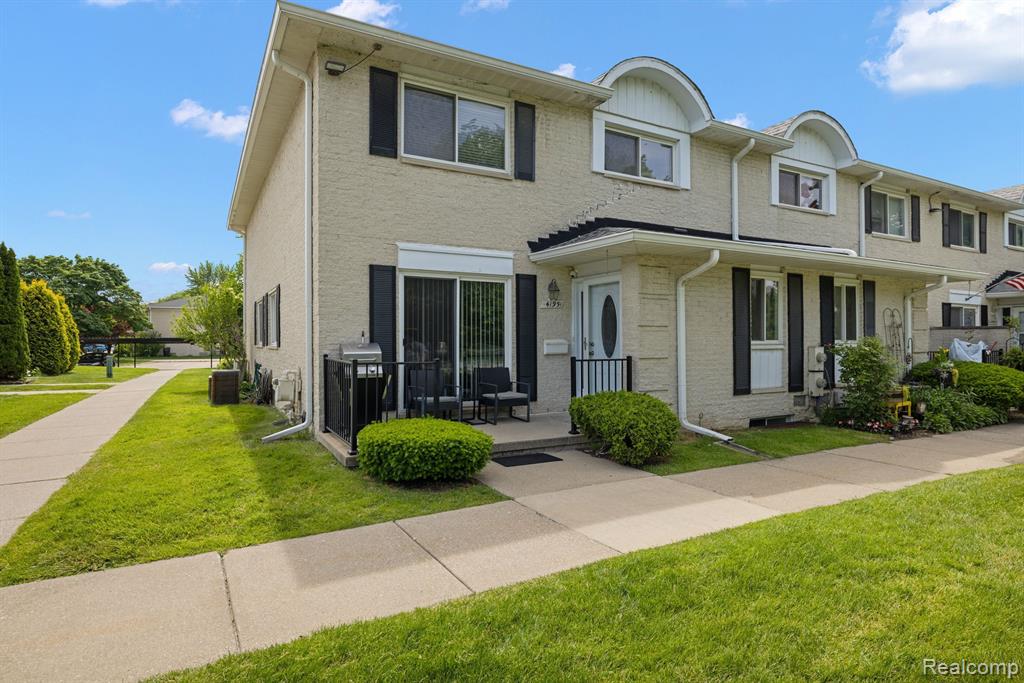 41951 UTICA Road, Sterling Heights, MI 48313 — Photo 2