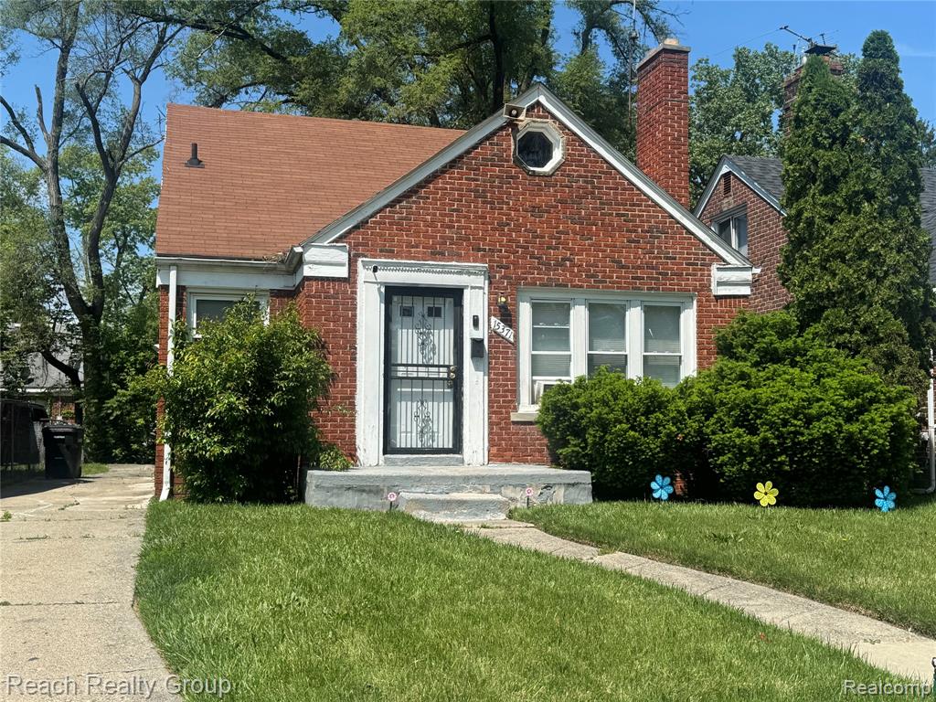 15371 Heyden Street - Photo 2