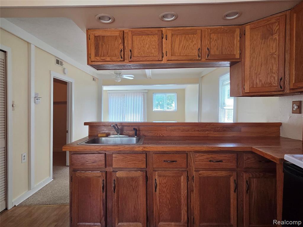 6316 Oakdale Drive, Brighton, MI 48116 — Photo 6