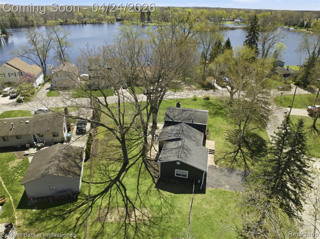 470 Crystalia Street, Commerce Twp, MI 48382 — Photo 4