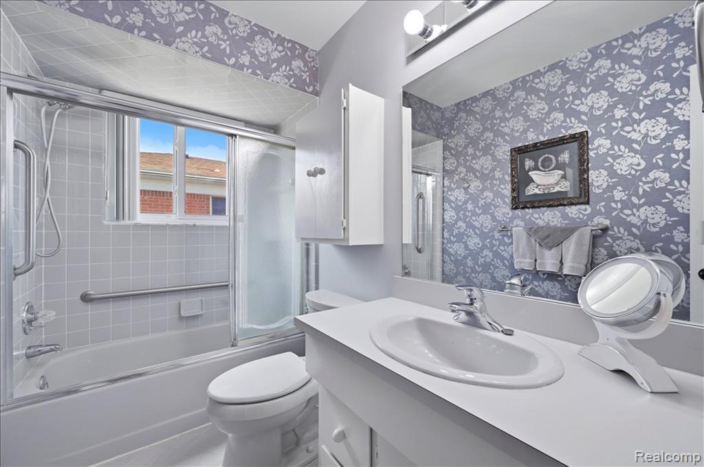 5918 N Lafayette Street, Dearborn Heights, MI 48127 — Photo 19