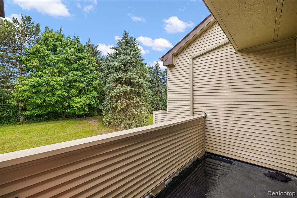 6660 RIDGEFIELD Circle, Unit #204, West Bloomfield, MI — Photo 26