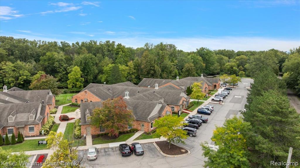 940 W Avon Road, B10, Rochester Hills, MI 48307